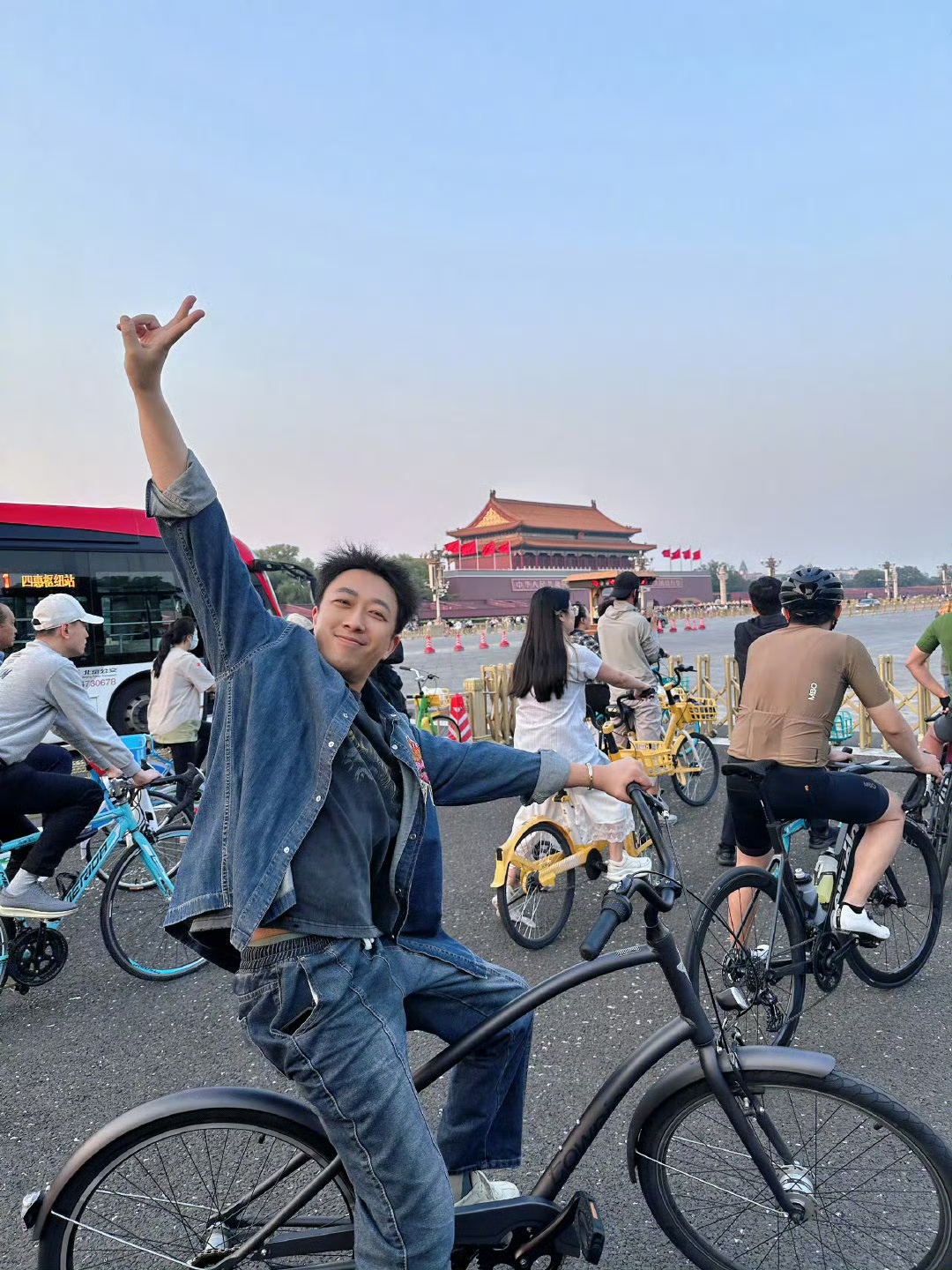1751785105198323.jpg 天安门5.jpg
